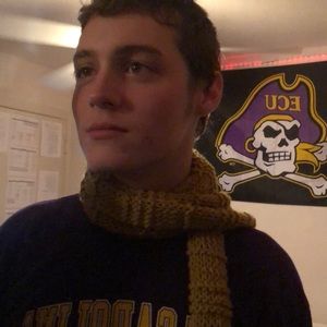 Hand-knitted scarf(one of a kind)